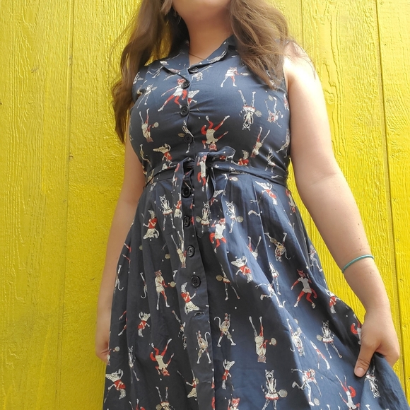 Dress - Picture 3 of 4